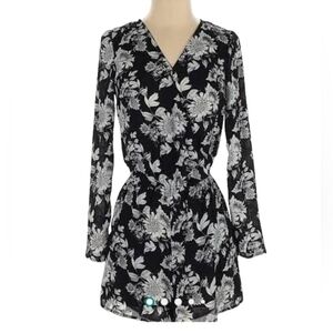 🎈2/40$C H&M flower black/white romper V-neck long sleeves shorts side pockets 4